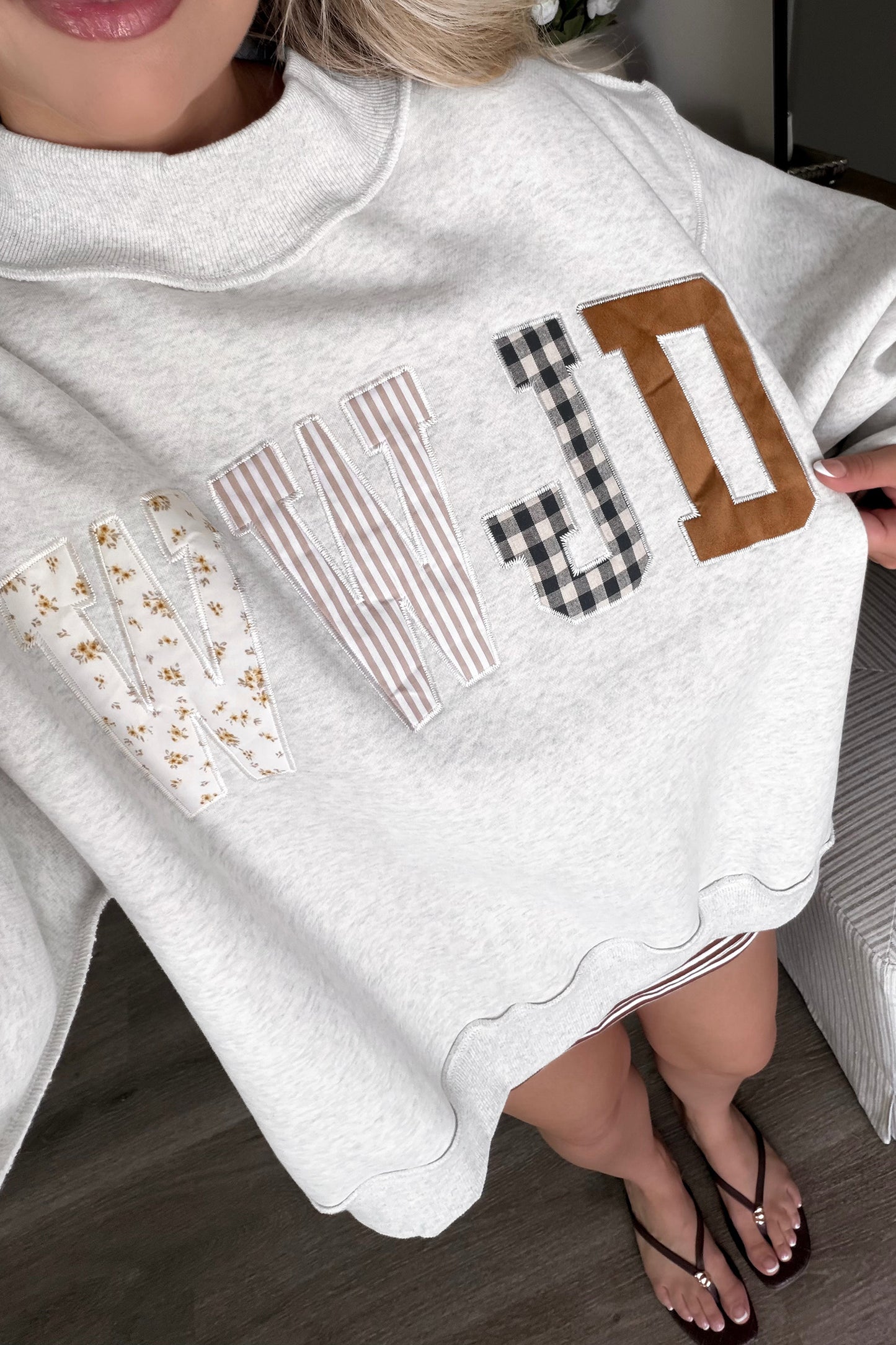 WWJD Mixed Pattern Embroidered Patch Graphic Mock Neck Sweatshirt