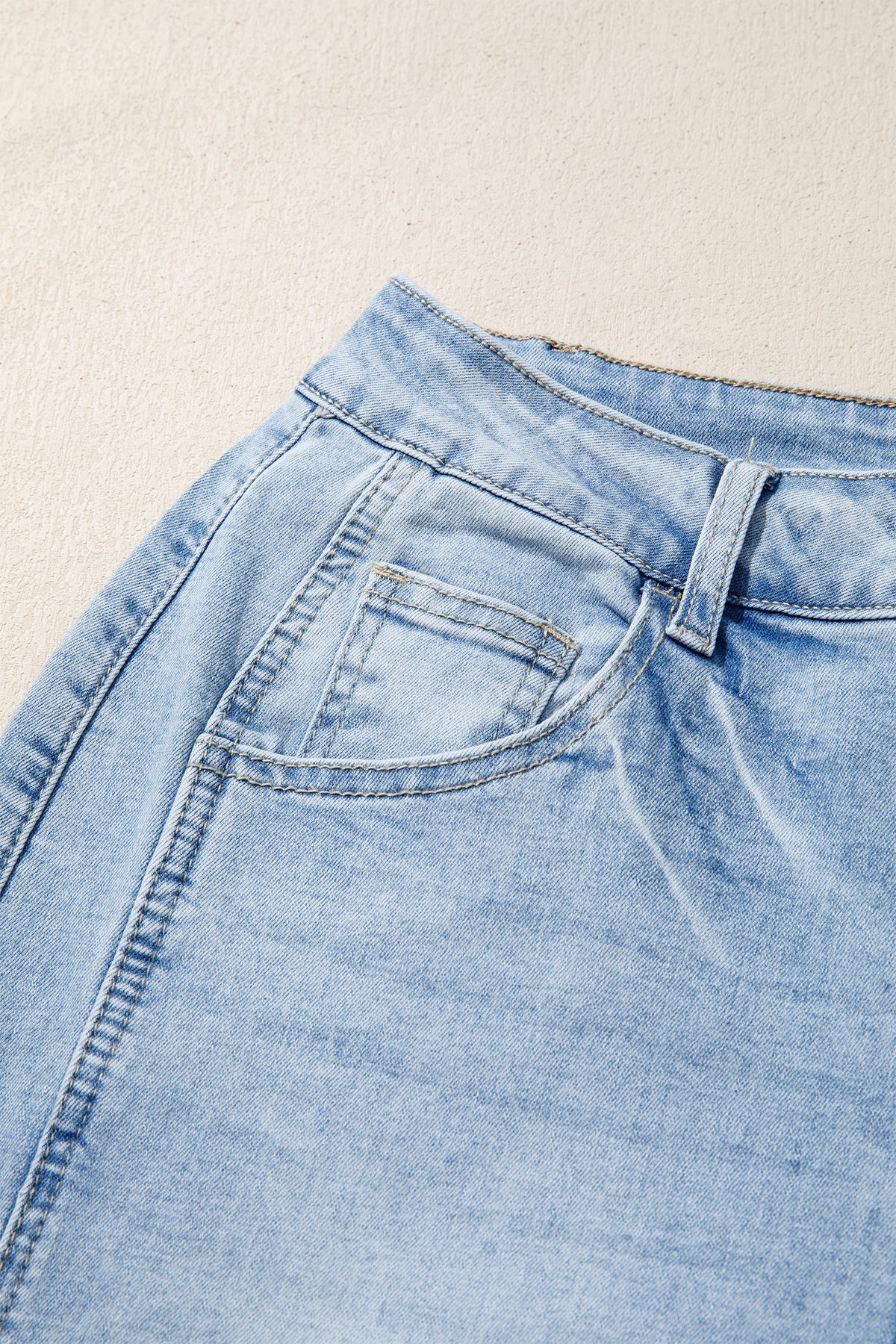 Raw Hem Loose Ankle-length Jeans