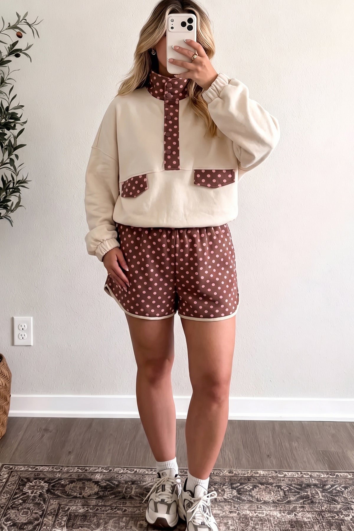 Polka Dot Contrast Baggy Pullover and Elastic Waist Shorts Set