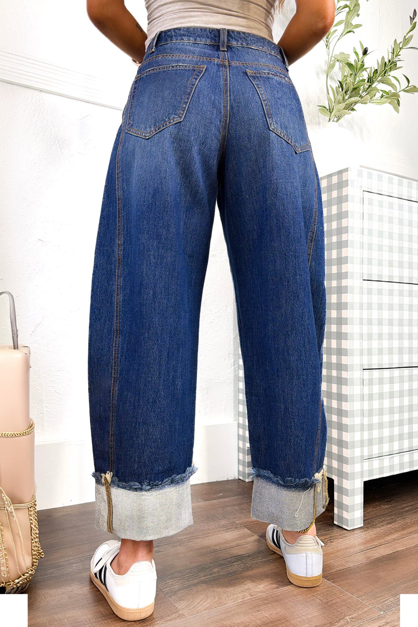 Raw Hem Loose Ankle-length Jeans